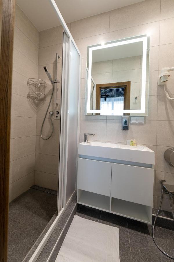 Misto Capsule Hotel Kiev Exterior foto